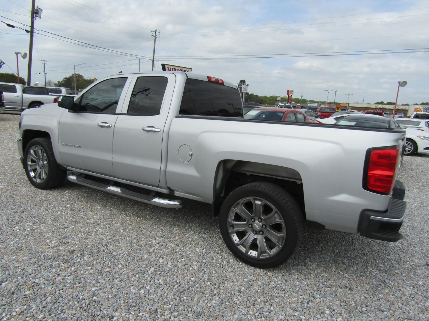 2016 Silver /Gray Chevrolet Silverado 1500 Work Truck Double Cab 2WD (1GCRCNEC2GZ) with an 5.3L V8 OHV 16V engine, Automatic transmission, located at 15016 S Hwy 231, Midland City, AL, 36350, (334) 983-3001, 31.306210, -85.495277 - Photo#5